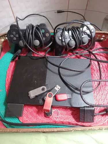 Playstation 2, dois controles da Sony
