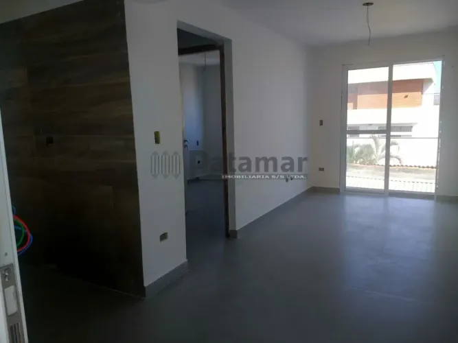 Apartamento com sacada na Vila Sônia
