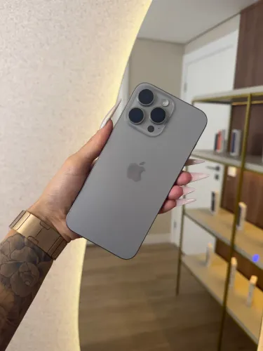 iPhone 15 Pro Max 512Gb Titânio Natural