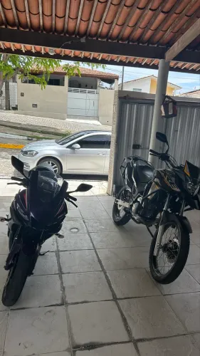 R3 2024 e XRE300 2022 ADV