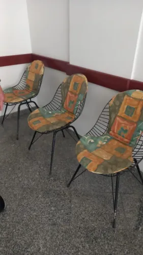 Vendo 4 cadeiras de ferro super estilosa