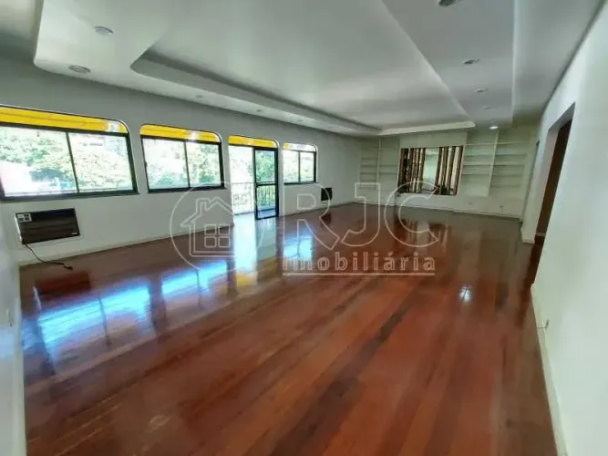 Rua Professor Helion Povoa, planta gigante (280m2) 5quartos, sendo 3 suítes e 3 vagas,