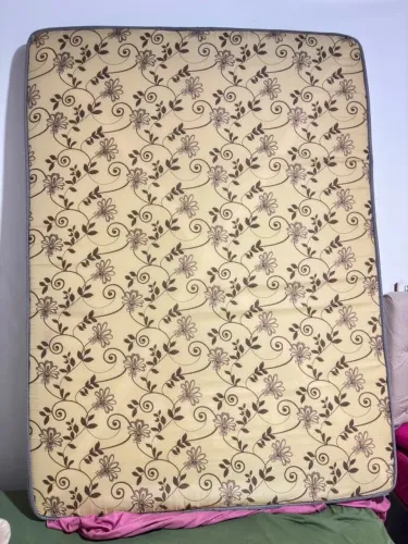 VENDO COLCHÃO DE CASAL NOVO!