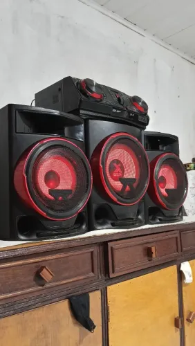 Vendo esse som LG potente ele tem 2250 RMS de potência 