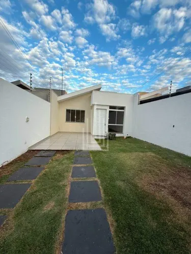 Casa à venda no Campos do Iguaçu | 2 quartos, 3 vagas e 56,94 m²