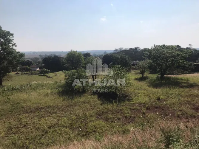 ÁREA DE TERRA NA AVENIDA TANCREDO NEVES
