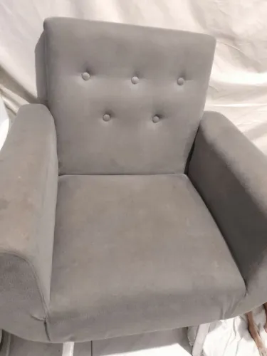 Conjunto de poltronas cinza em boas condições
