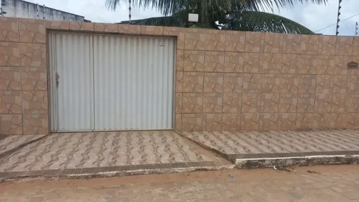 CASA A VENDA 2 QT 1 SUITE CENTRO EXTREMOZ RN
