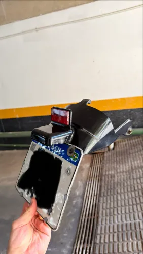 Suporte de Placa Original - Harley 883