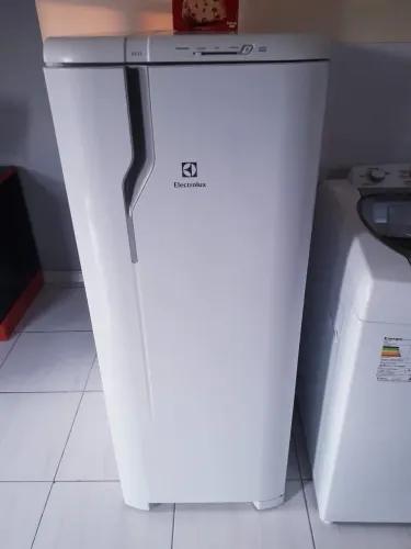 Geladeira semi nova