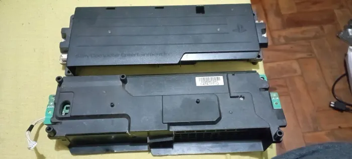*PraSair* fontes Originais ps3 slim, modelo APS - 250, sem testes (acompanha um conector)