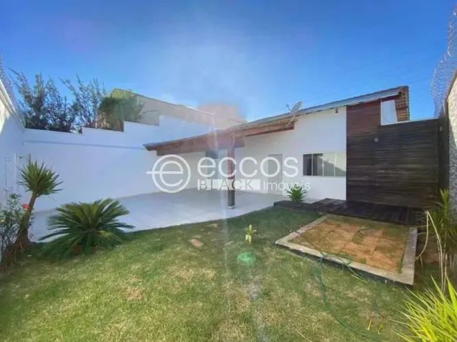 Casa à venda, 3 quartos, 2 suítes, 4 vagas, Jardim Inconfidência - Uberlândia/MG