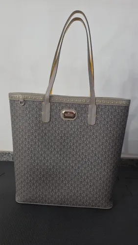 Vende-se Bolsa Victor Hugo Original