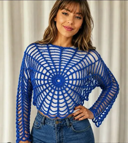 Blusa de Crochê trabalhada a mão 100% artesanal
