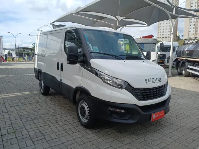 Iveco Daily Furgão 30-130 2.3 9M³ (die)(e5) 2022