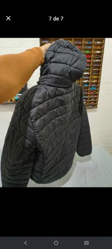 Jaqueta masculina Parka , tamanho M adulto. Sem nenhum defeito, super quentinha.