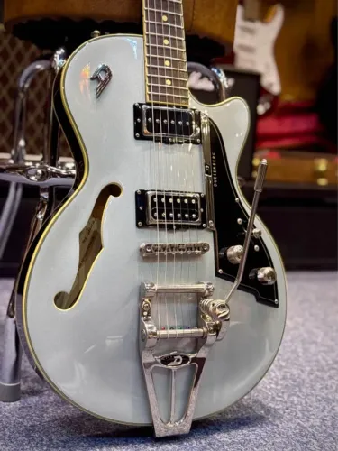 Guitarra Duesenberg Starplayer Tv Gretsch Fender Ibanez Squier Epiphone Semi acústica POG 