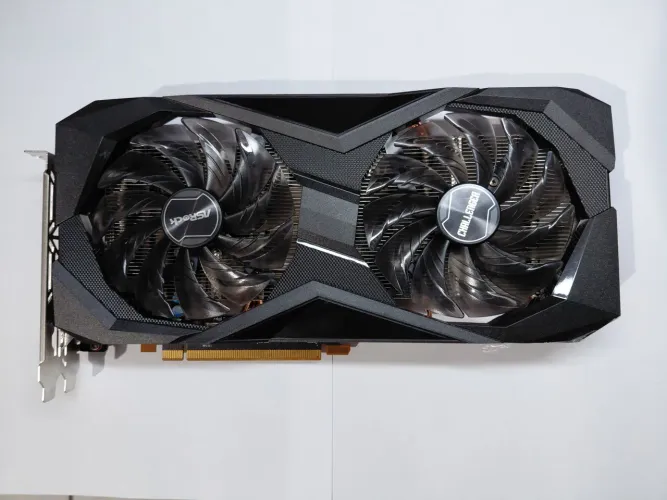 Placa de video rx 6600 Asrock ( com.caixa ,e ainda com.alguns plasticos nela )