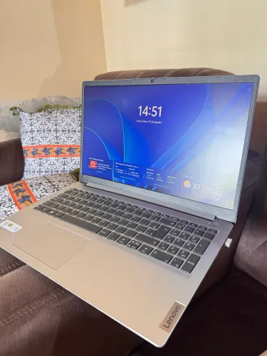 Notebook Lenovo IdeaPad 1 15IAU7 | i3 12ª Geração | SSD 236GB | 4GB RAM | 6 Meses de Uso