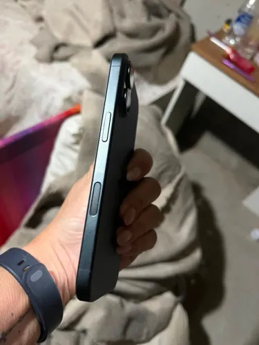 iPhone 16