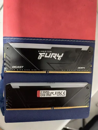 Memória RAM DDR4 32GB Kingston Fury RGB 