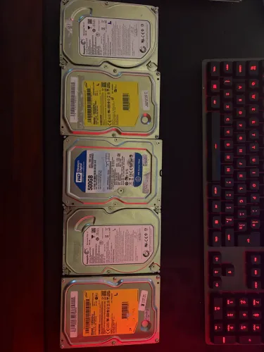 Lote 5 HDs SATA 3,5? - 2,32 TB total - Samsung, Seagate e WD
