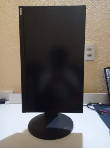 Monitor articulado ThinkVision S22e-18 Full hd - com falha na parte inferior.