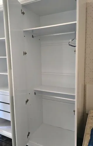 Armário de quarto branco