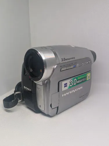 Filmadora Sony Handycam DCR-HC96 MiniDV - Visor Ok (Estética Y2K)