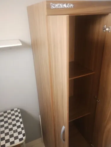Guarda-roupa novo com pouco tempo de uso