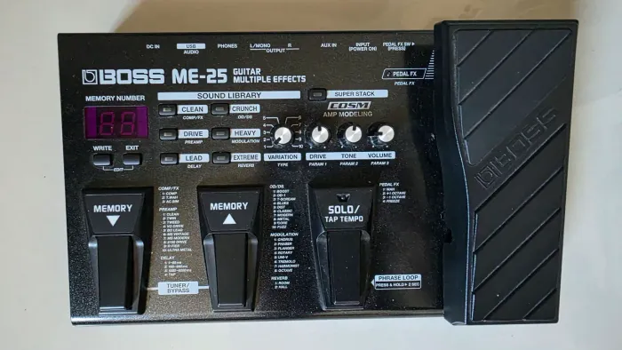 BOSS ME-25 - Pedaleira para Guitarra Excelente Estado + Fonte