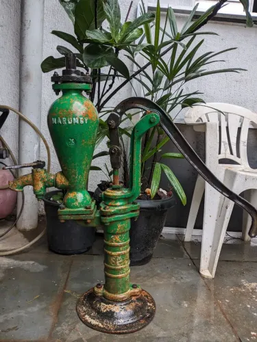 Bomba d'água rabo de macaco da marca Morumbi 