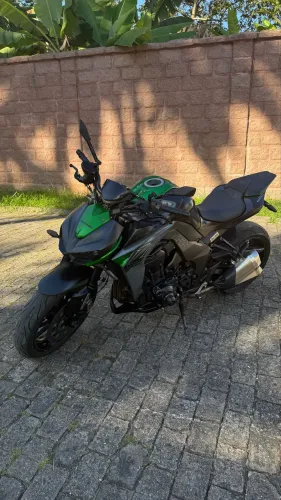 Kawasaki Z1000 R Edition 2021 | 22.500 km | Abaixo da FIPE