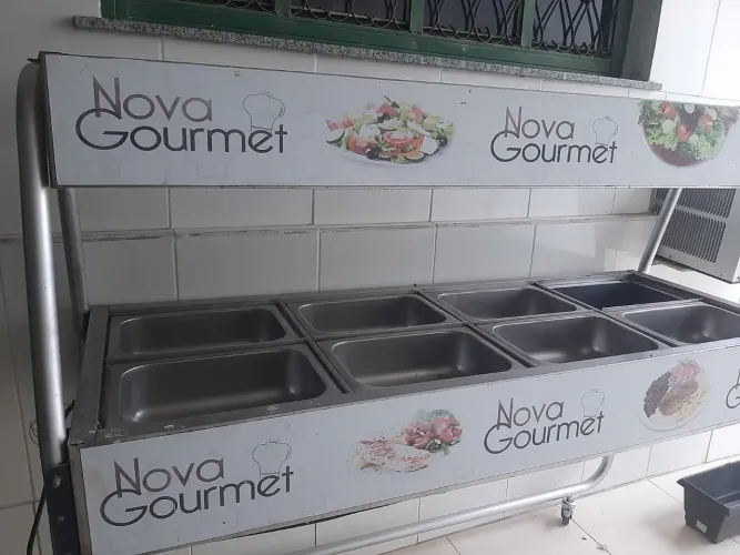 Buffet Térmico Self-Service - 8 Cubas Quentes + 5 Cubas para Salada