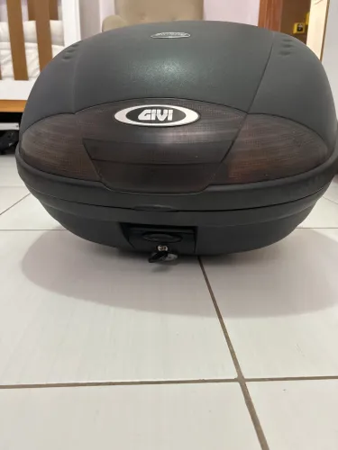 Baú Givi Monolock Simply 45 Litros Lente Fumê
