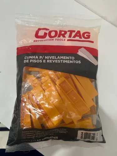Cunha para nivelamento de piso cortar