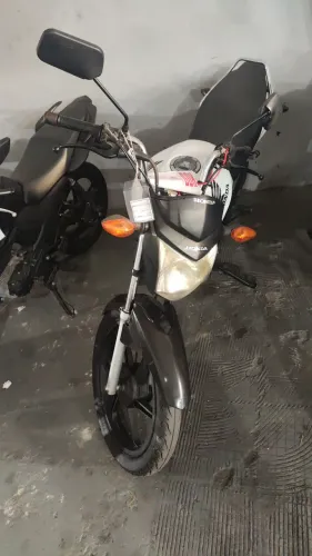 HONDA CG CARGO 125 KS BRANCA 2017 Shalon veículos Cariacica 