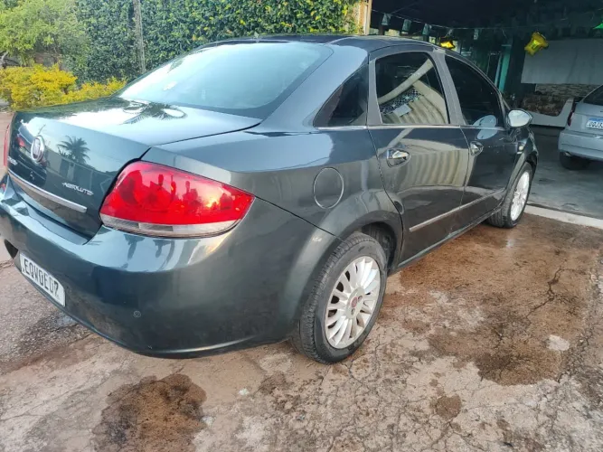 Fiat Linea Absolute 1.9/1.8 Flex Dualogic 4P 2011