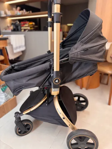 CARRINHO DE BEBÊ 360º NOVINHO.