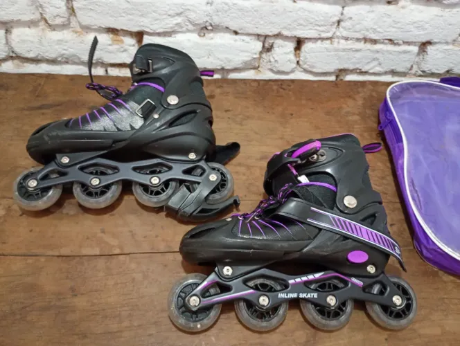 Patins infantil lindo e em excelente estado (baixou preço 65.00) tamanho 31 a 34