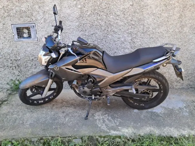 *VENDO* YS 250 FAZER/ FAZER L. EDITION /BLUEFLEX - ANO 2015 - IPVA QUITADO - 52 MIL KM.