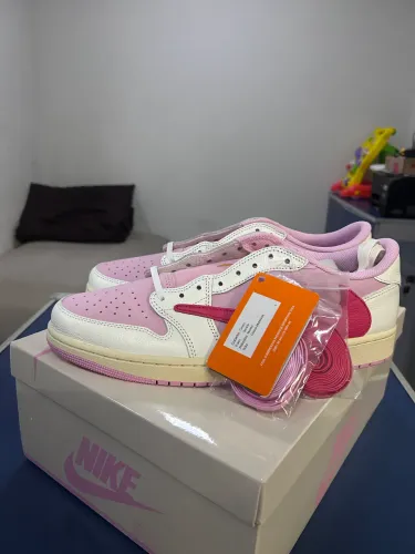 Tênis air Jordan Travis scott