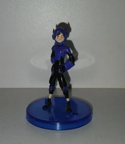 BONECO MINIATURA DISNEY OPERAÇÃO BIG HERO 6 HIRO HAMADA HEROI COLADO NA BASE ORIGINAL
