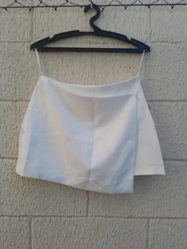 Saia Branca Shein Assimétrica