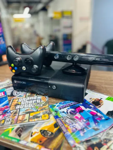 Xbox 360 Desbloq + 10 Jogos + 2 Controles