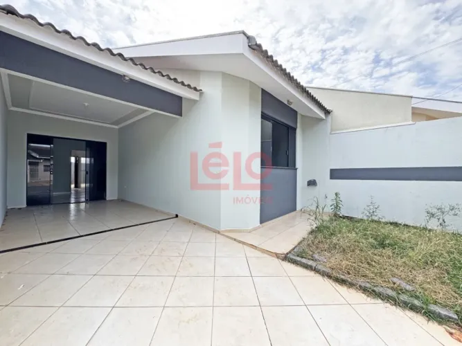 Casa para alugar no Jardim Tóquio em Maringá com 3 quartos, suíte, churrasqueira e 2 vagas