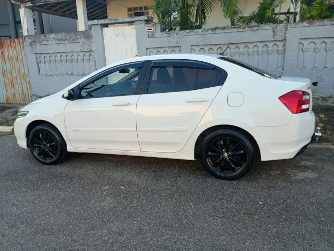Honda City Sedan LX 1.5 Flex 16V 4P Aut. 2013