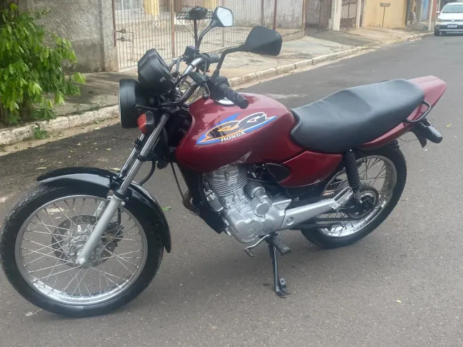 Vendo: moto titan 125