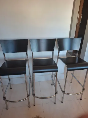 Vendo 3 banquetas por 300 reais as três