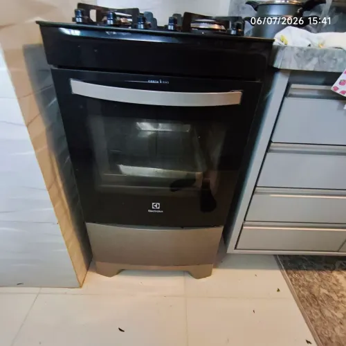Fogão Electrolux 4 Bocas com Forno - Para Conserto ou Retirada de Peças